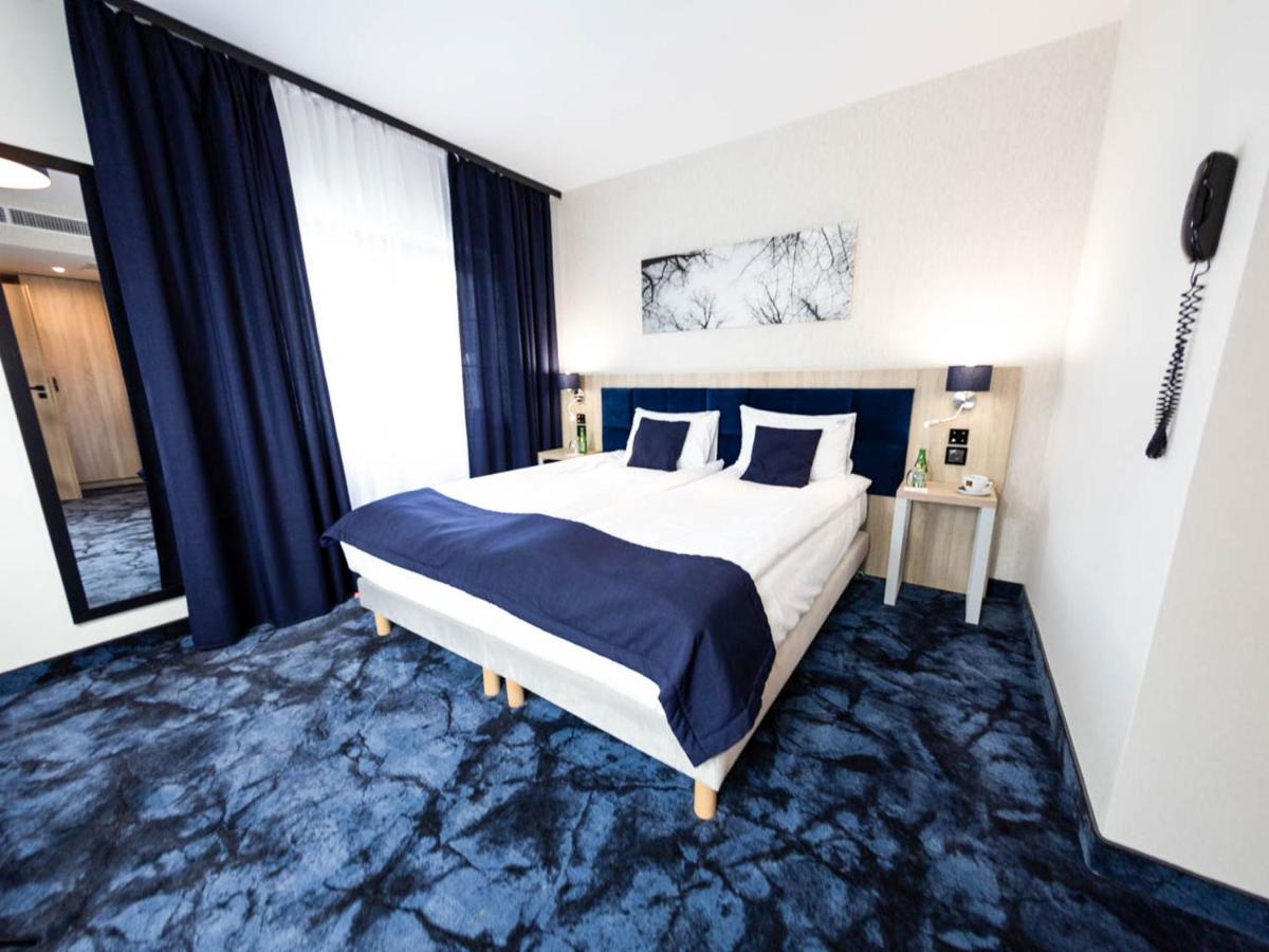 Ignasiak Hotel Wrzesnia Bagian luar foto