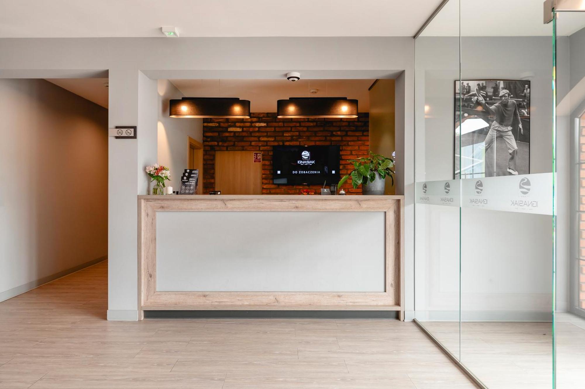 Ignasiak Hotel Wrzesnia Bagian luar foto