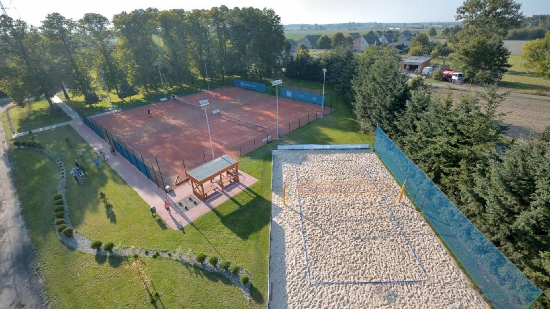 Ignasiak Hotel Wrzesnia Bagian luar foto