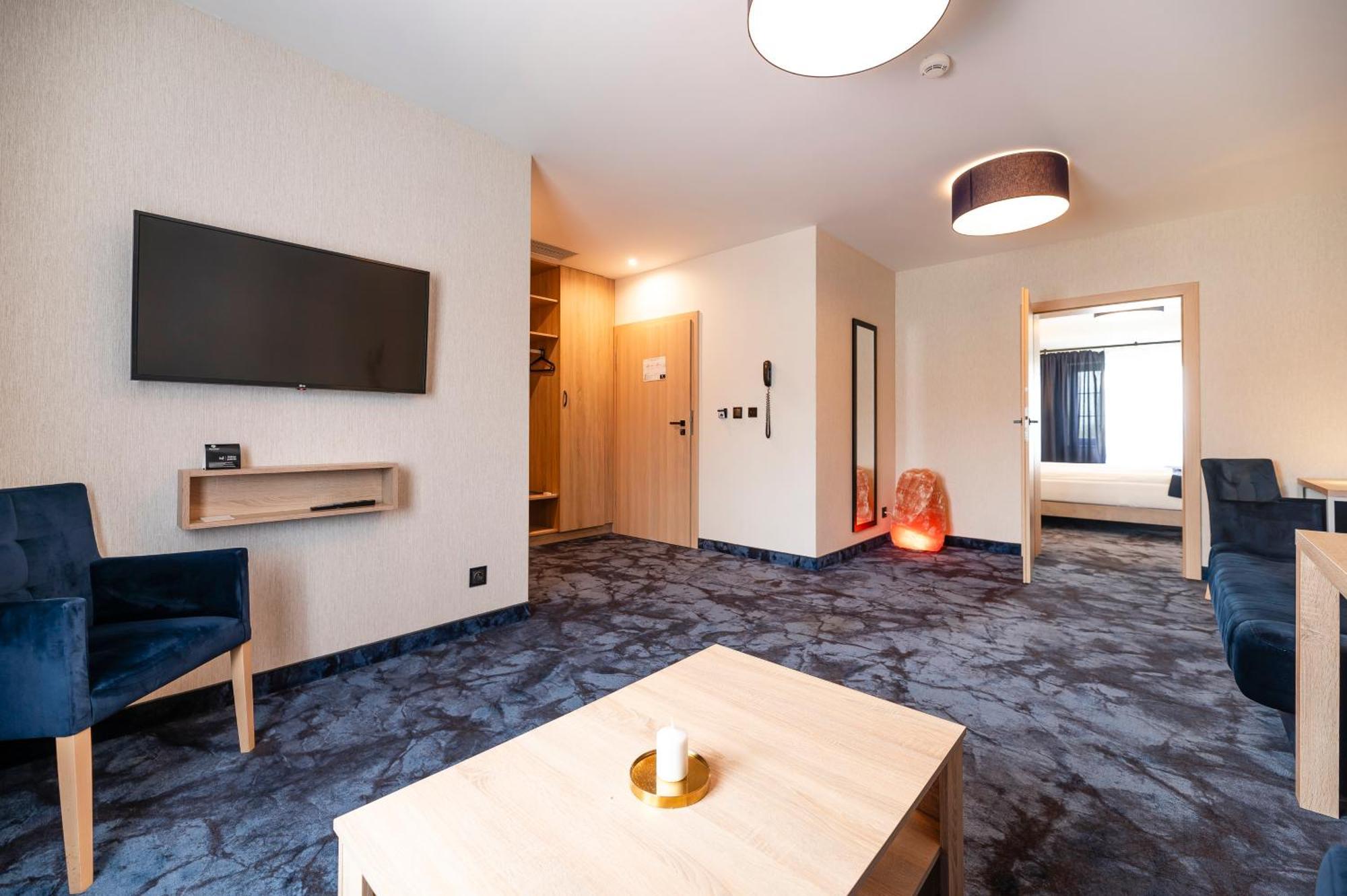 Ignasiak Hotel Wrzesnia Bagian luar foto
